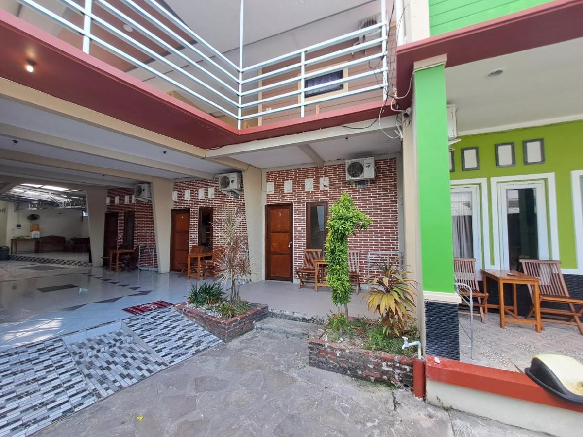 Hotel Azza Karimunjawa Esterno foto