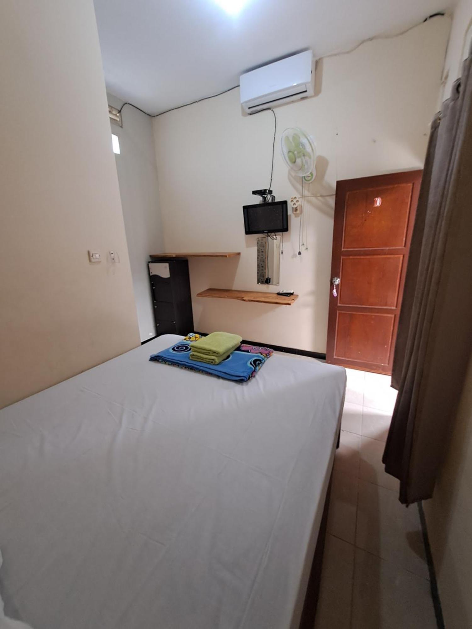 Hotel Azza Karimunjawa Esterno foto
